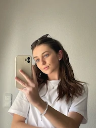 Elisa B.