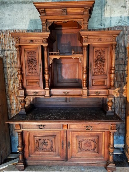 Alte sehr schöne und gut erhaltene Möbel 