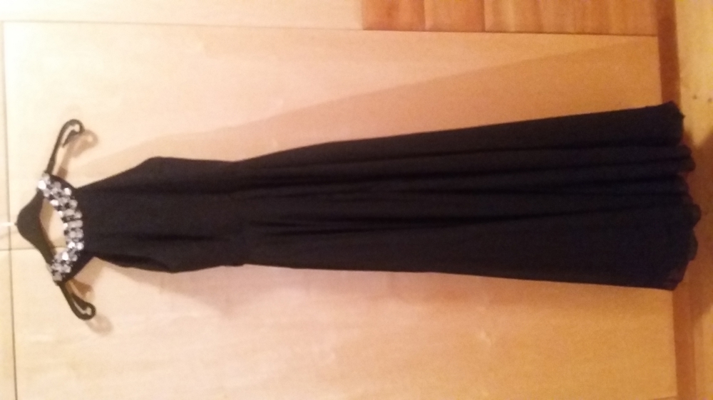 neues Ballkleid schwarz Gr. 32/34