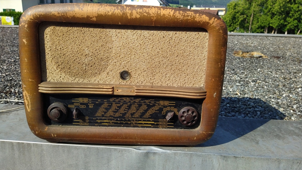 Alter Röhrenradio Minerva 517W