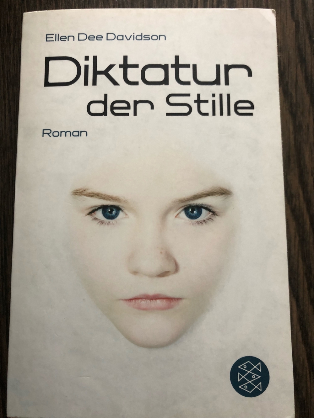 Roman Diktatur der Stille, E. D. Davidson