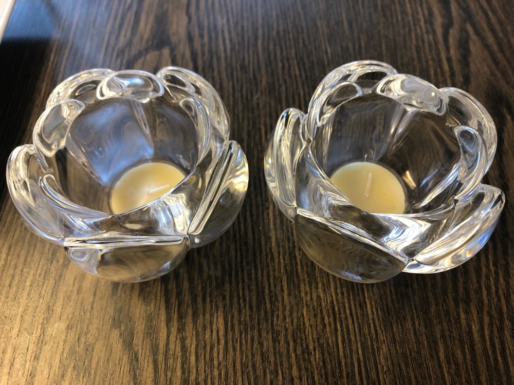 2 schöne Teelichtbehälter, schweres Glas