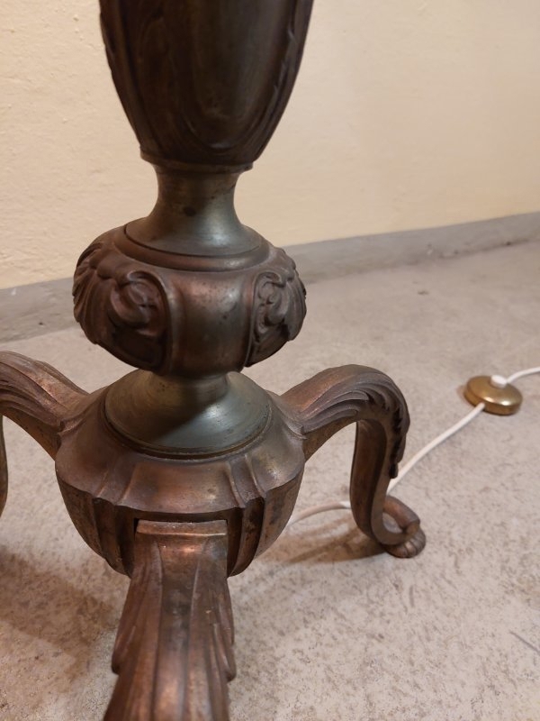 Stehlampe antik mit Lederschirm