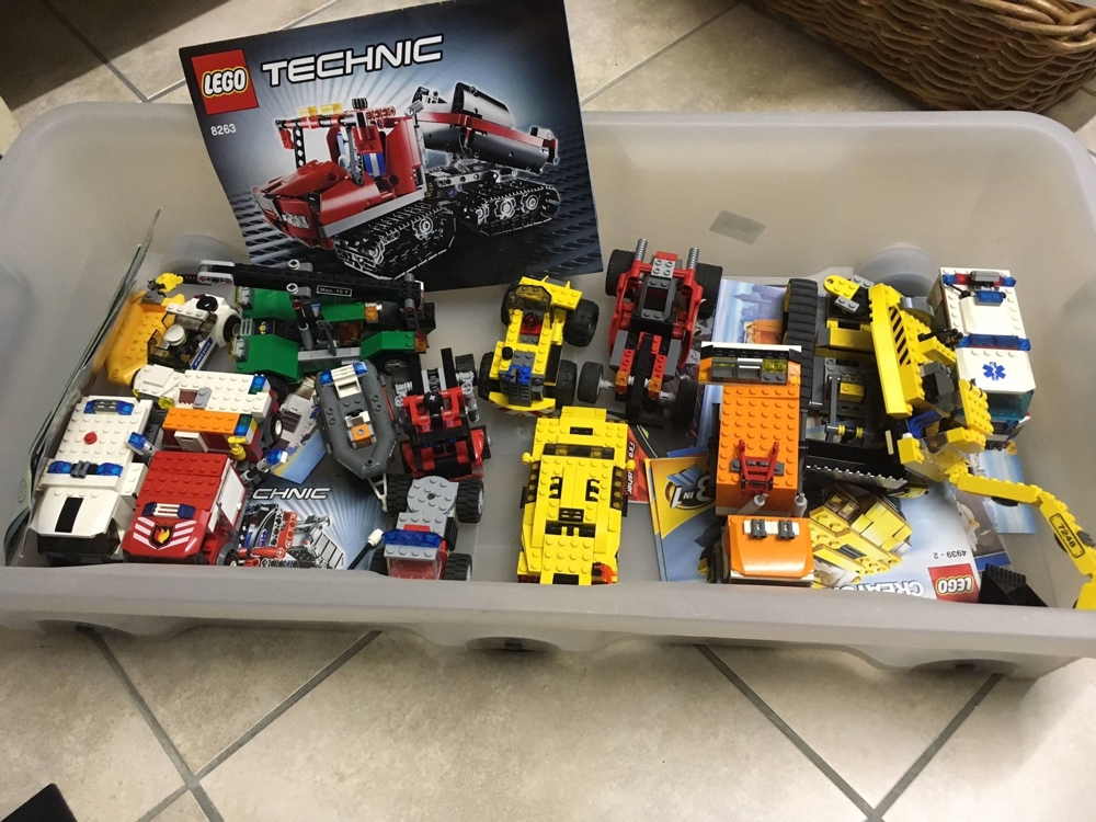 LEGO und LEGO Technik Fahrzeuge mit Plänen