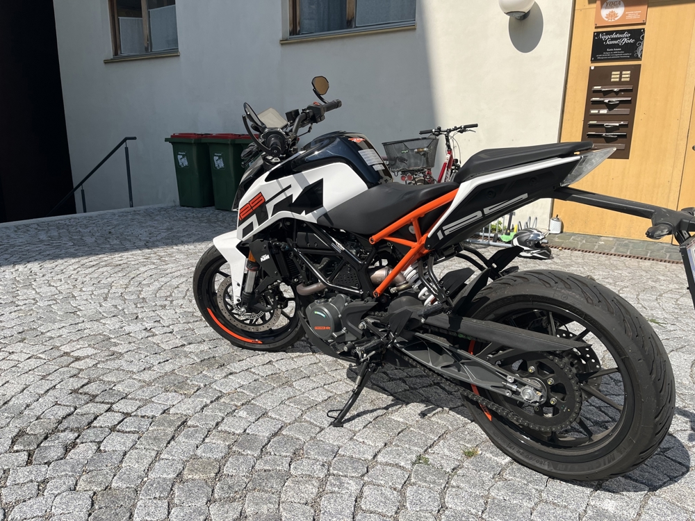 KTM Duke 125