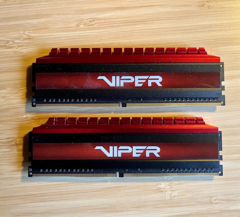 Patriot Viper 4 Blackout DDR4 - Arbeitsspeicher - RAM 8GB 3000 MHZ (2x4 GB Kit)