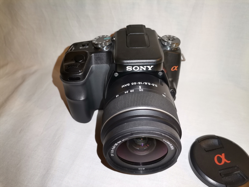 Sony Alpha100 DSLR-100 Body+SAM1855 Spiegelreflexkamera