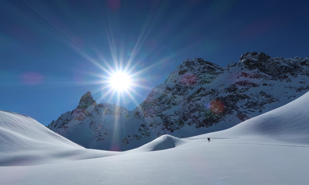 Schnee_Genuss Momente auf der Silvretta, geführte Schneeschuhwanderung mit `gemsli Stefanie