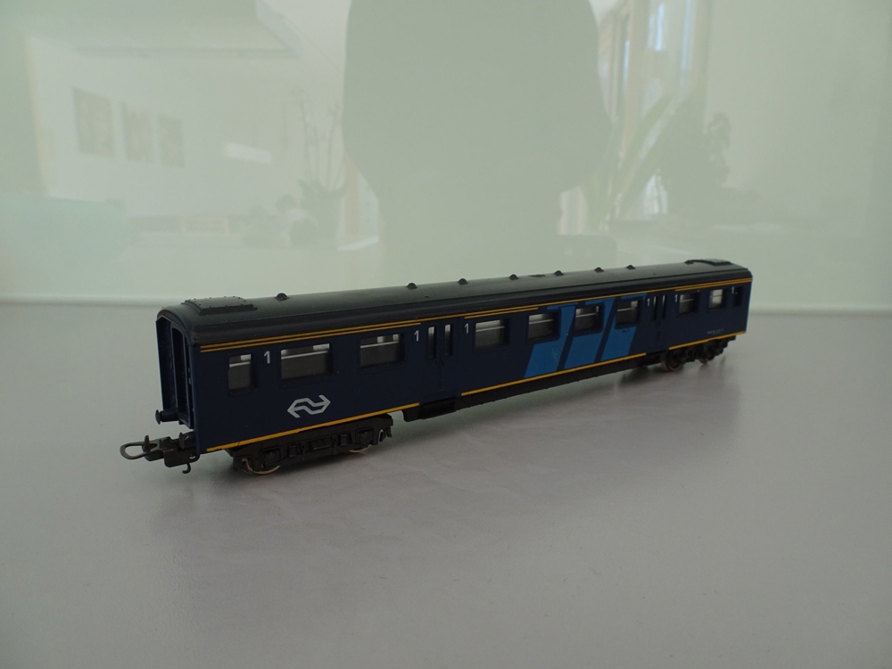 Lima Personenwagen 1. Klasse 18-37