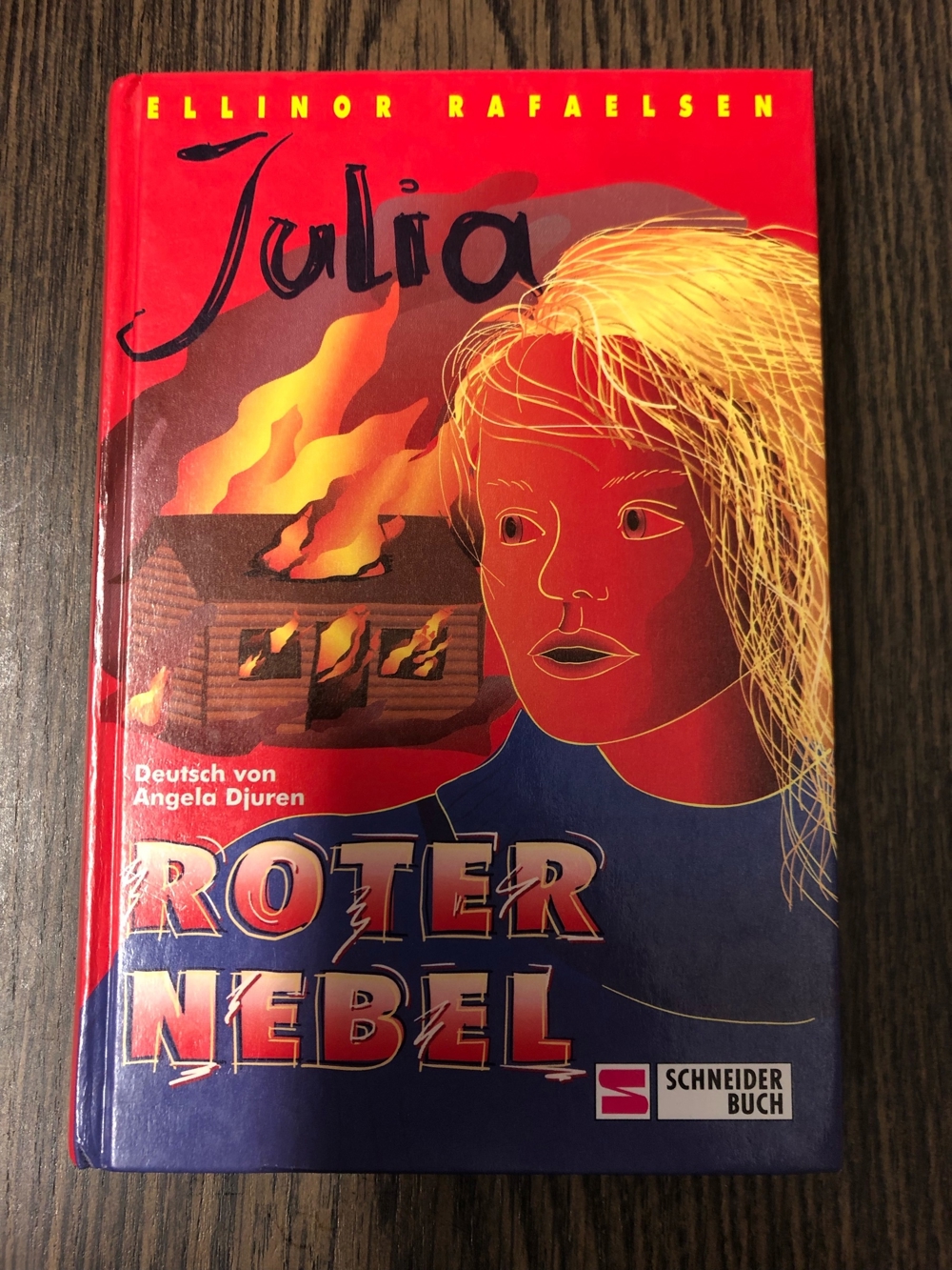 Julia - Roter Nebel, Ellinor Rafaelsen