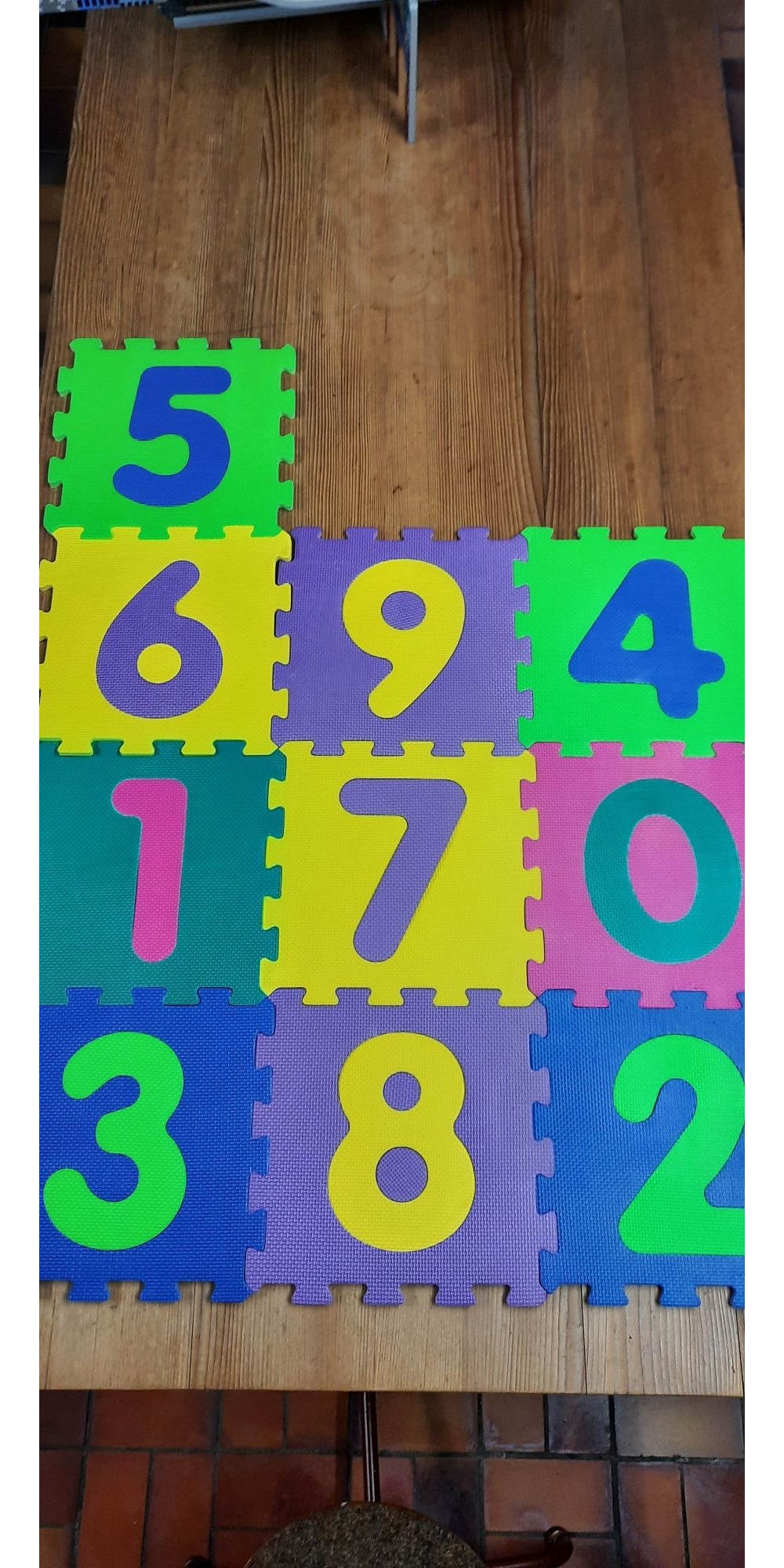 Puzzleteppich mit Zahlen