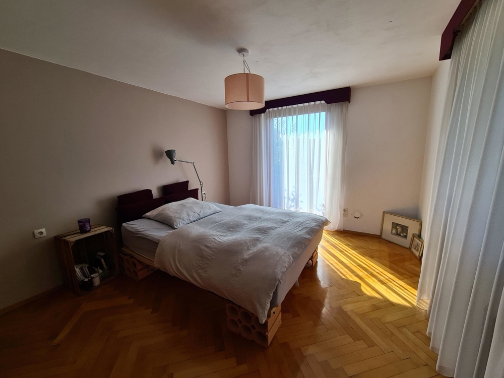 ganzes Haus oder nur WG-Zimmer, voll möbliert, 6 Monate