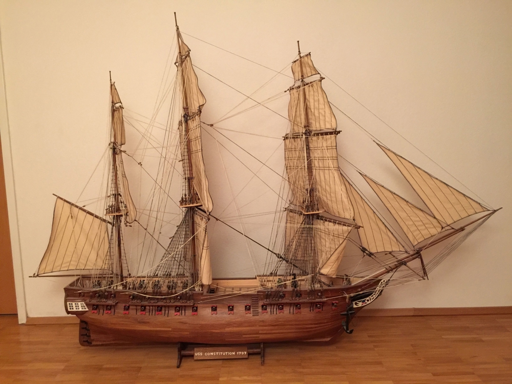 Segelschiff aus Holz