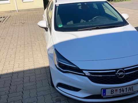 Opel Astra weiß zu verkaufen! Bei Interesse melden Sie sich bei uns!