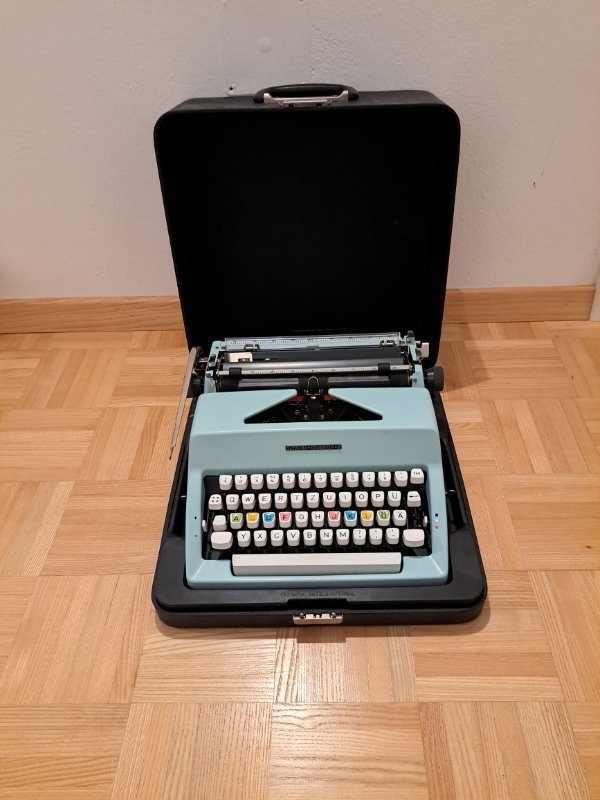 Schreibmaschine OLYMPIA Colortip S