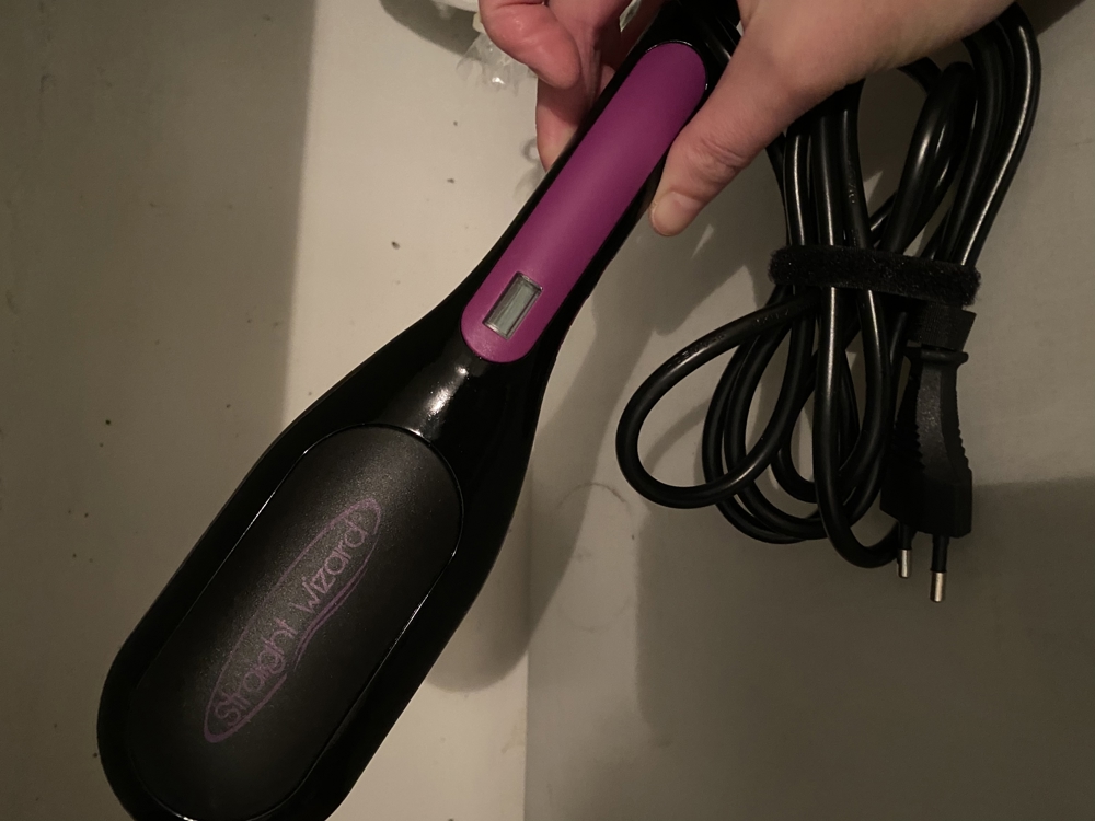 Hair straightener