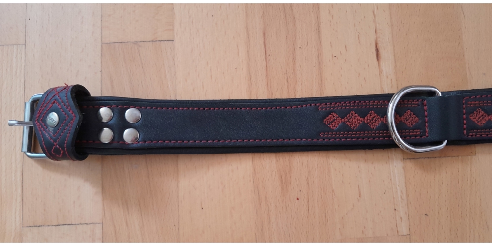 Hunde Halsband- Echtleder ! VHB. 45,- Euro