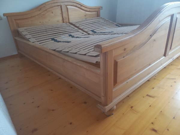 FICHTEN VOLLHOLZ BETT MIT MATRATZEN