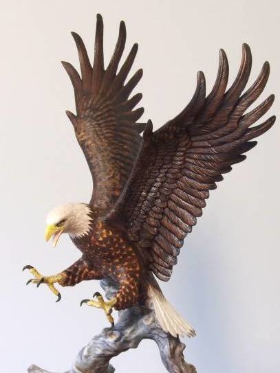 Skulptur Der Majestätische Adler mit Zertifizierung