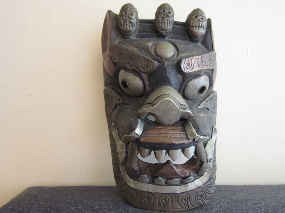 Alte Dämonenmaske - Holz - Metallverzierungen - Tibet / Bhutan - aus Sammlung - Asiatika