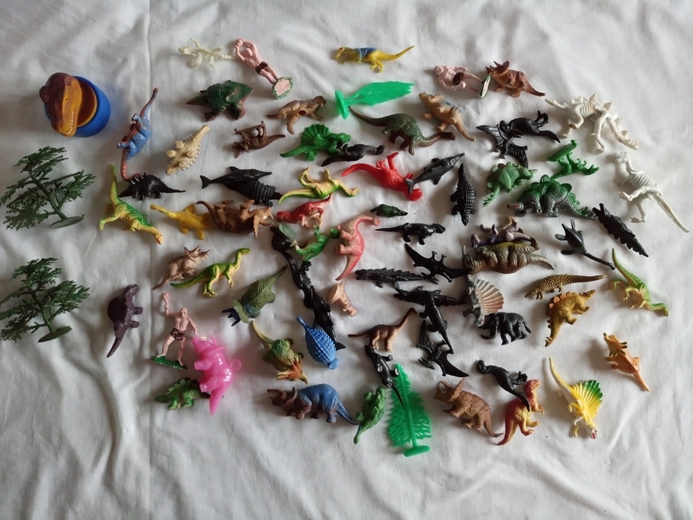 Dinosaurier Sammlung, volle Bananenschachtel!!