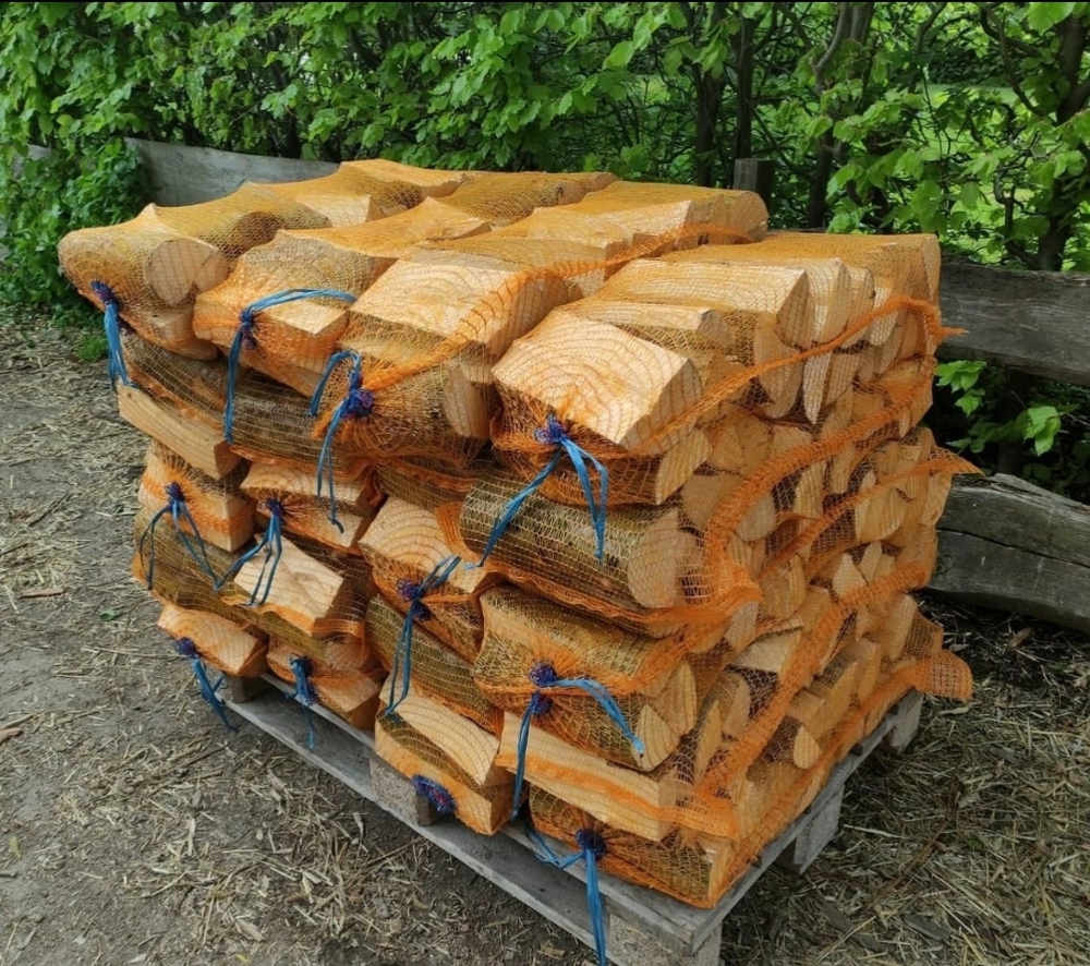 Brennholz zu Verkaufeb 25 - 33 cm
