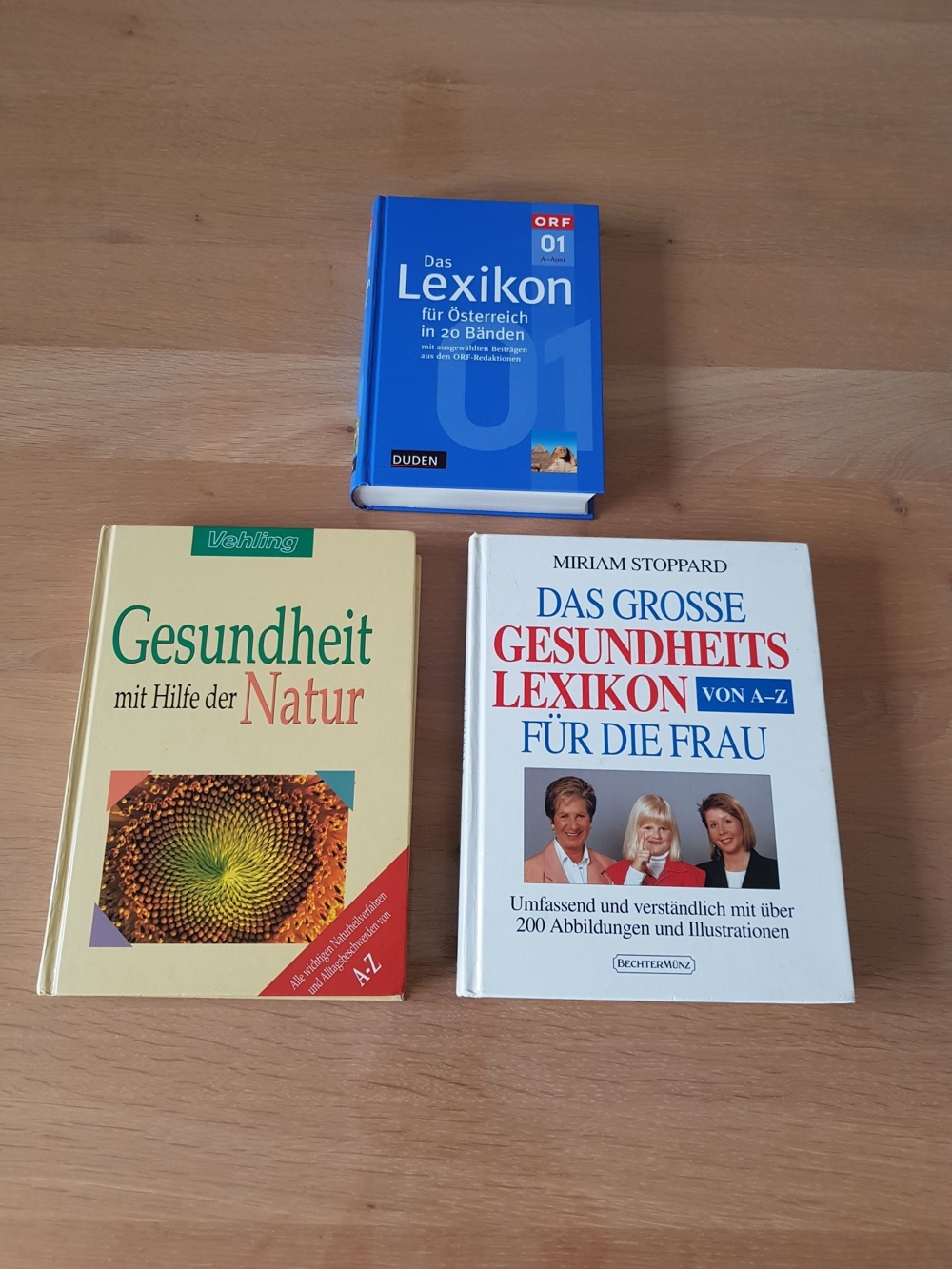 3 neuwertige Bücher:, 2 x Gesundheit, 1 Lexikon