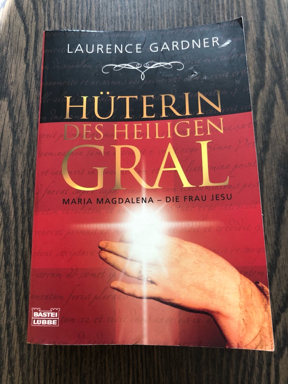 Hüterin des heiligen Gral, Laurence Gardner