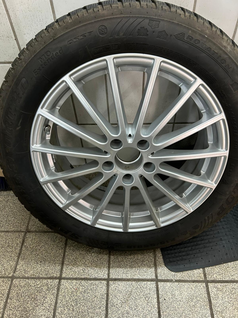 Mercedes GLA Winterräder 215/55 R18