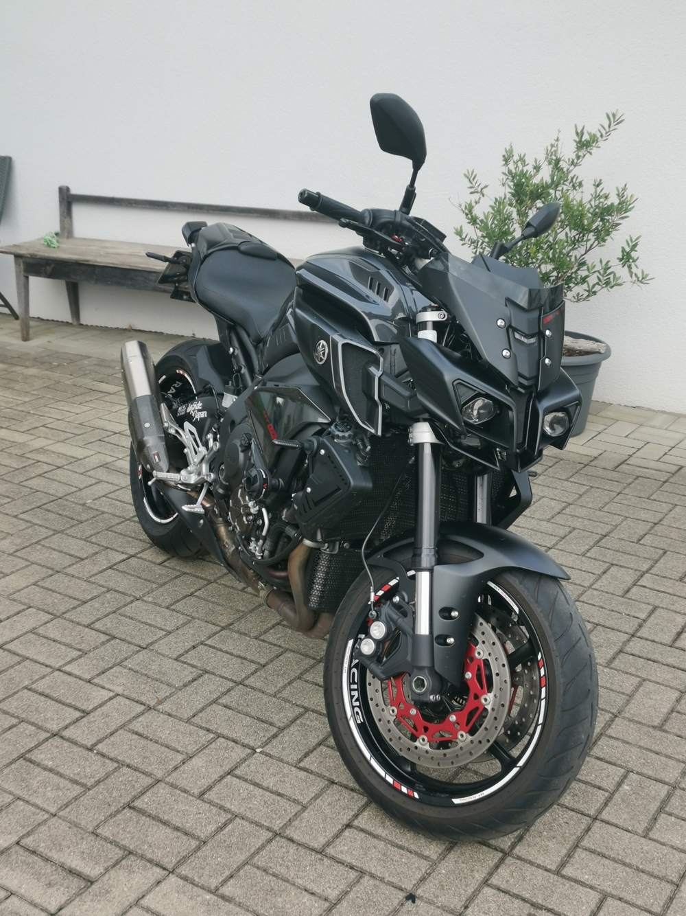 YAMAHA MT 10