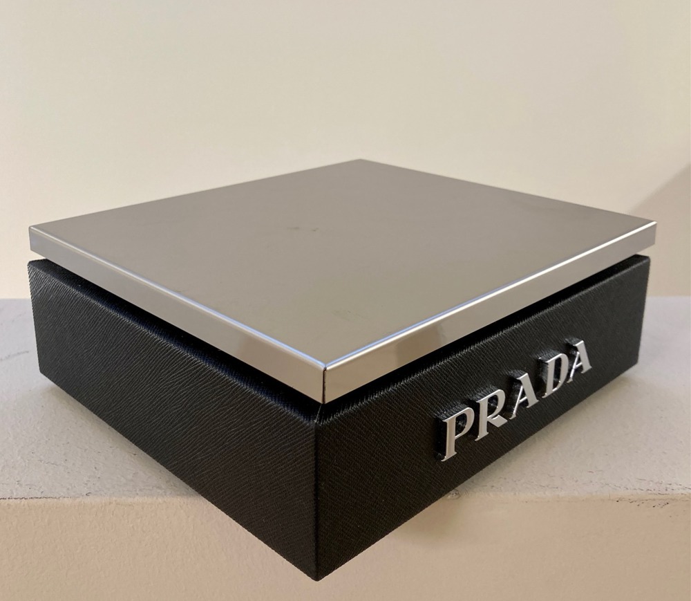 PRADA Podest seltenes Sammlerstück von LUXXOTICA 