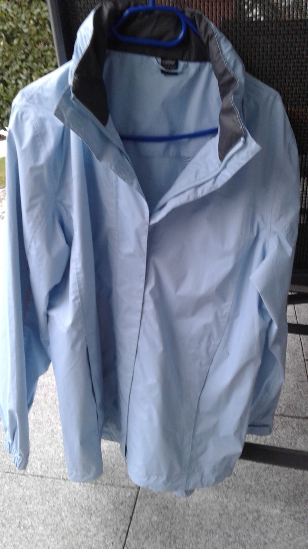  Damen-Regenjacke in hellblau, Größe 44 46 
