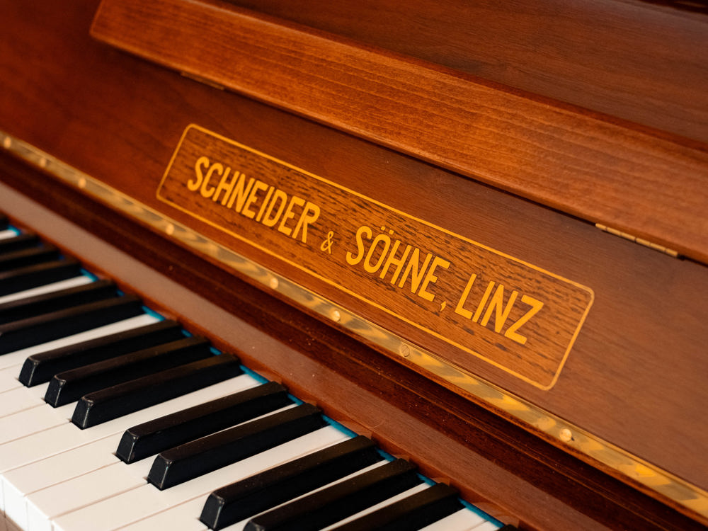 Schneider & Söhne Klavier, Made in Austria. Kostenlose Lieferung in ganz Vorarlberg (*)