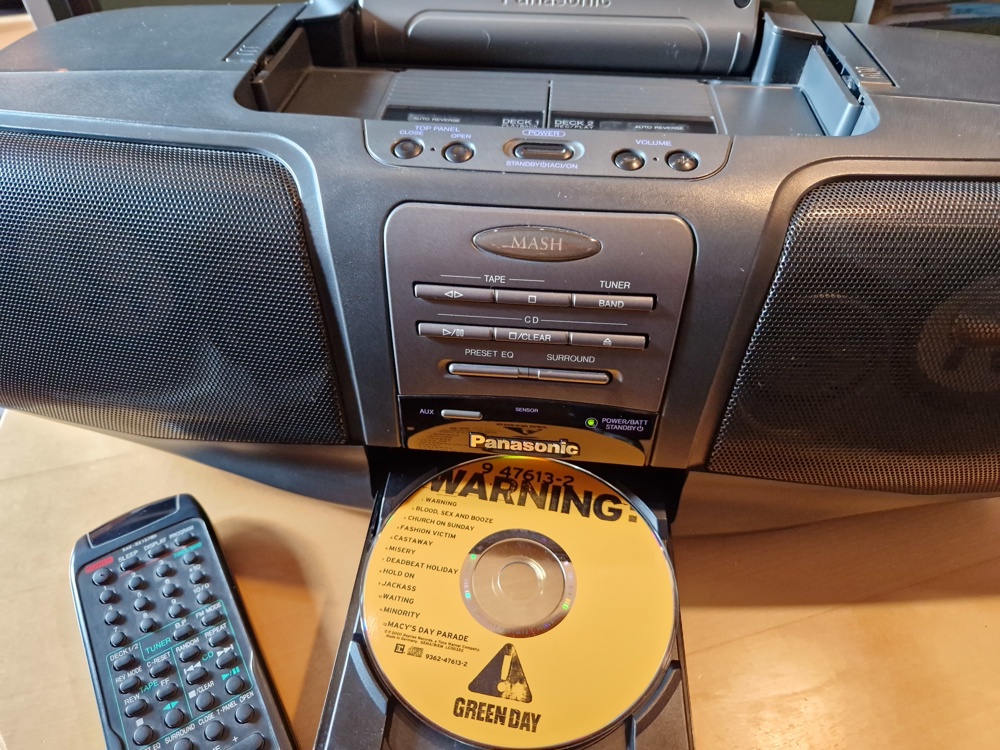 Ghettoblaster Panasonic RX-DT07 (CD, Doppelkassettendeck, Radio, AUX-IN, portable)