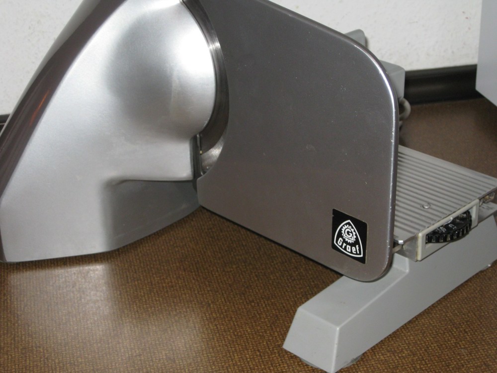 SCHNEIDEMASCHINE Marke Graef - stabil aus Metall  - 30 EUR 