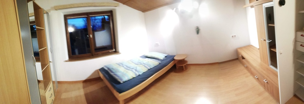 Gut erhaltenes, günstiges Jugendzimmer mit Bett