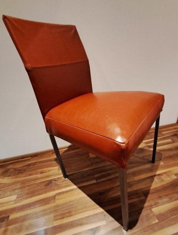 Esszimmerstühle aus hochwertigem Leder der Firma Casa