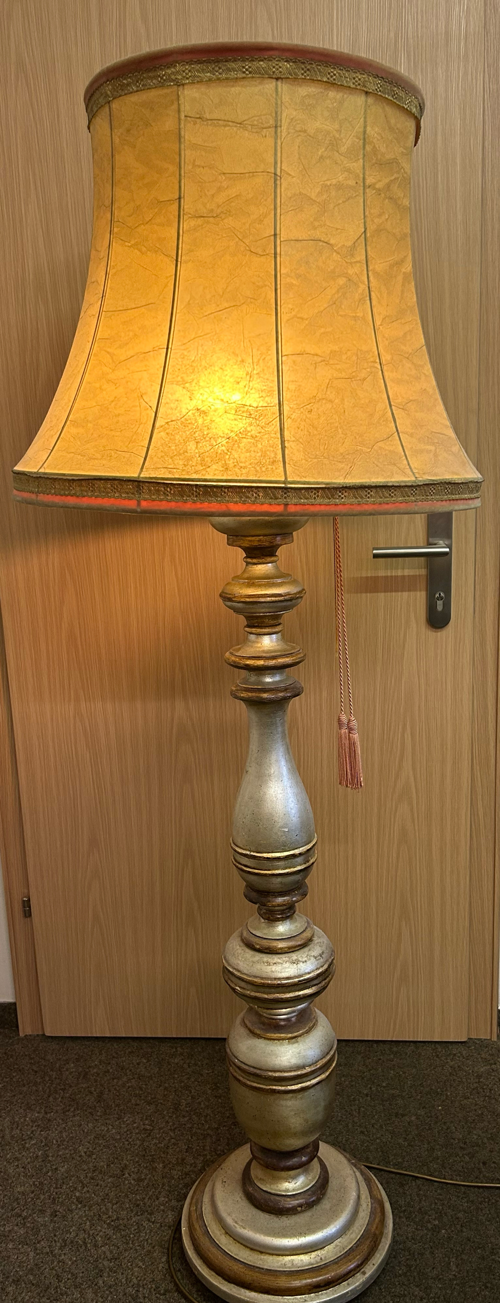 Antike Stehlampe