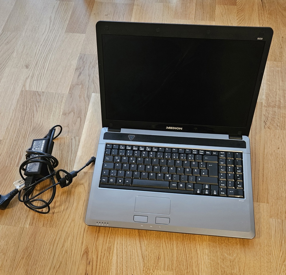 Laptop, MEDION AKOYA E6210, 15.6 Zoll Led  Intel Core Duo T3400 2.17GHz 15.6 Zoll Led Laptop