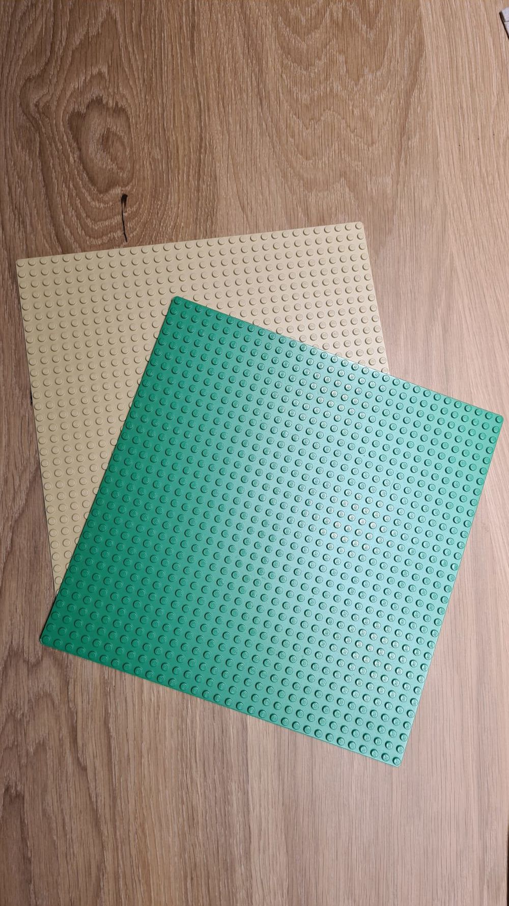 Lego Basisplatten 32x32 hellgrün und beige