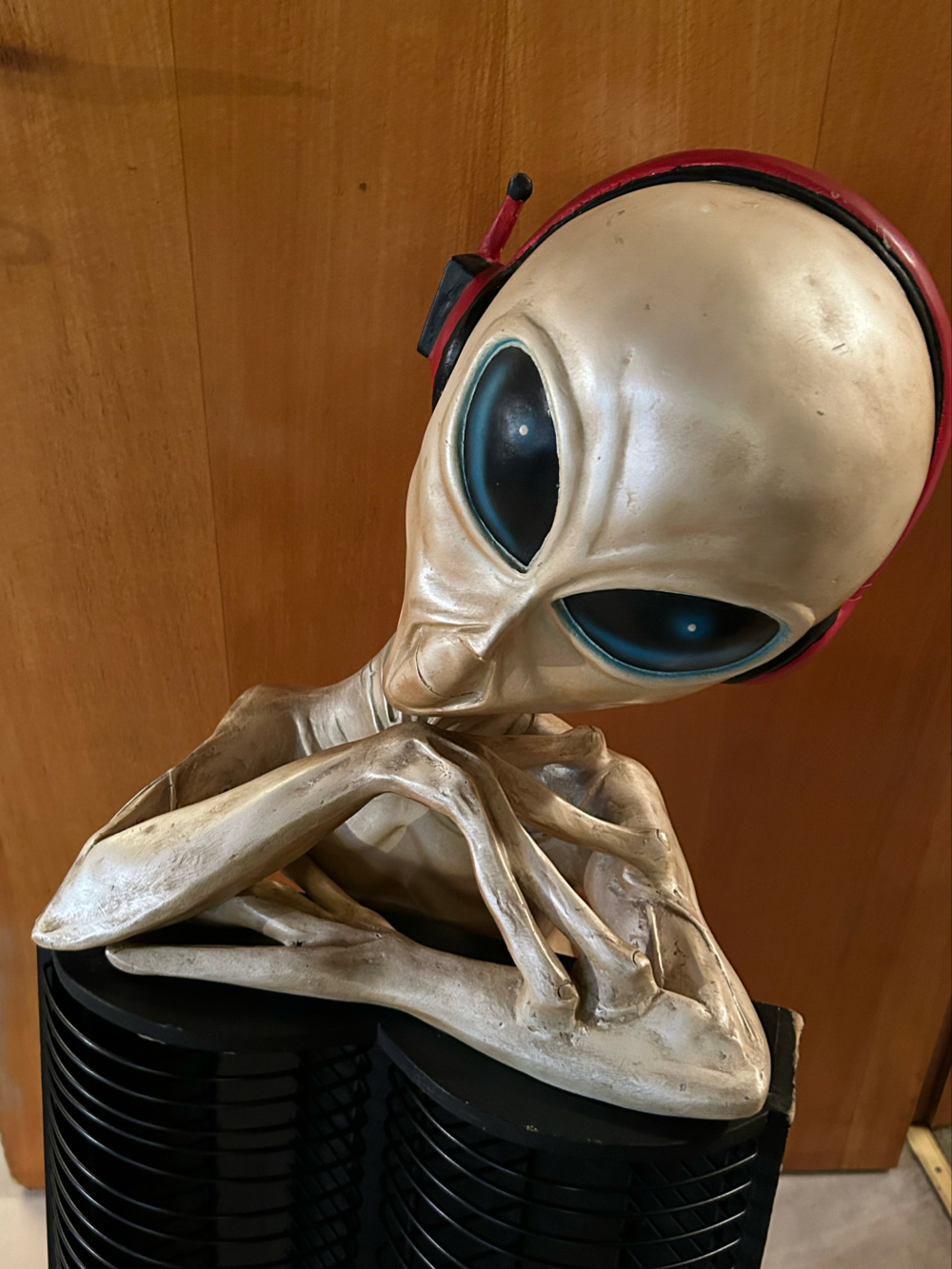RARITÄT !! Alien mit Kopfhörer und doppeltem CD Ständer
