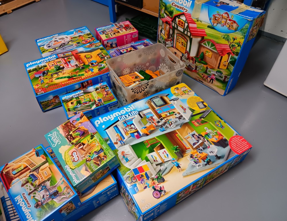 Playmobil und Lego friends