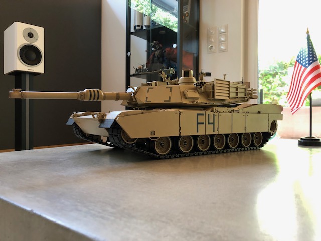 TAMIYA 1:16 RC US M1A2 Abrams Full Option