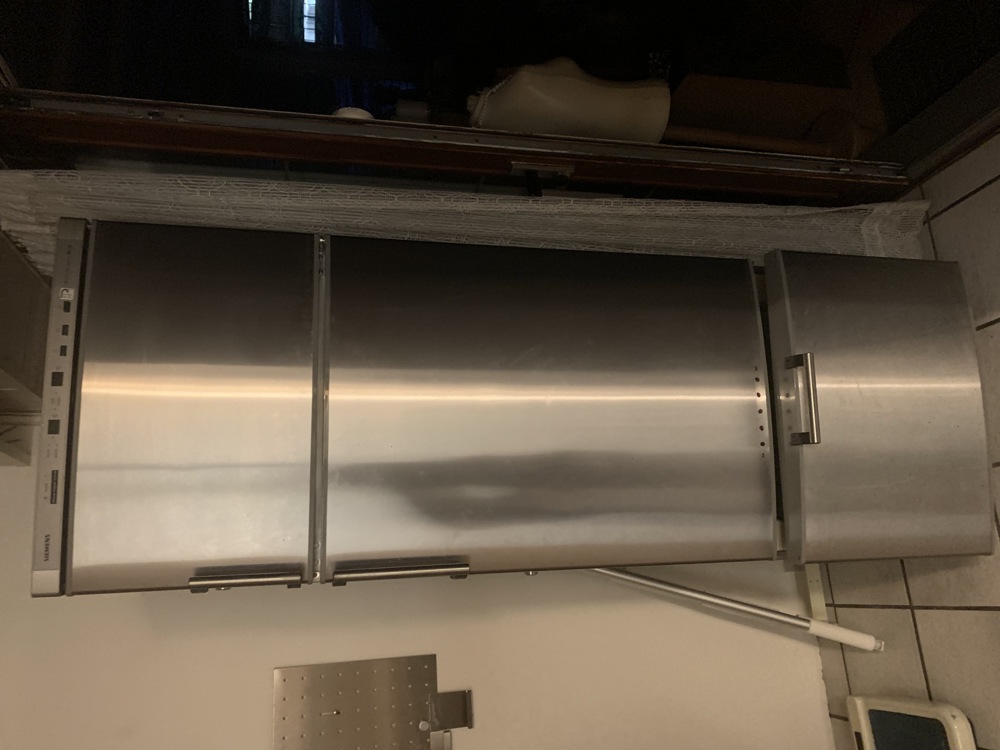 Siemens Kühlschrankkombination mit Kellerschublade u Gefrierfach u Edelstahlausführung
