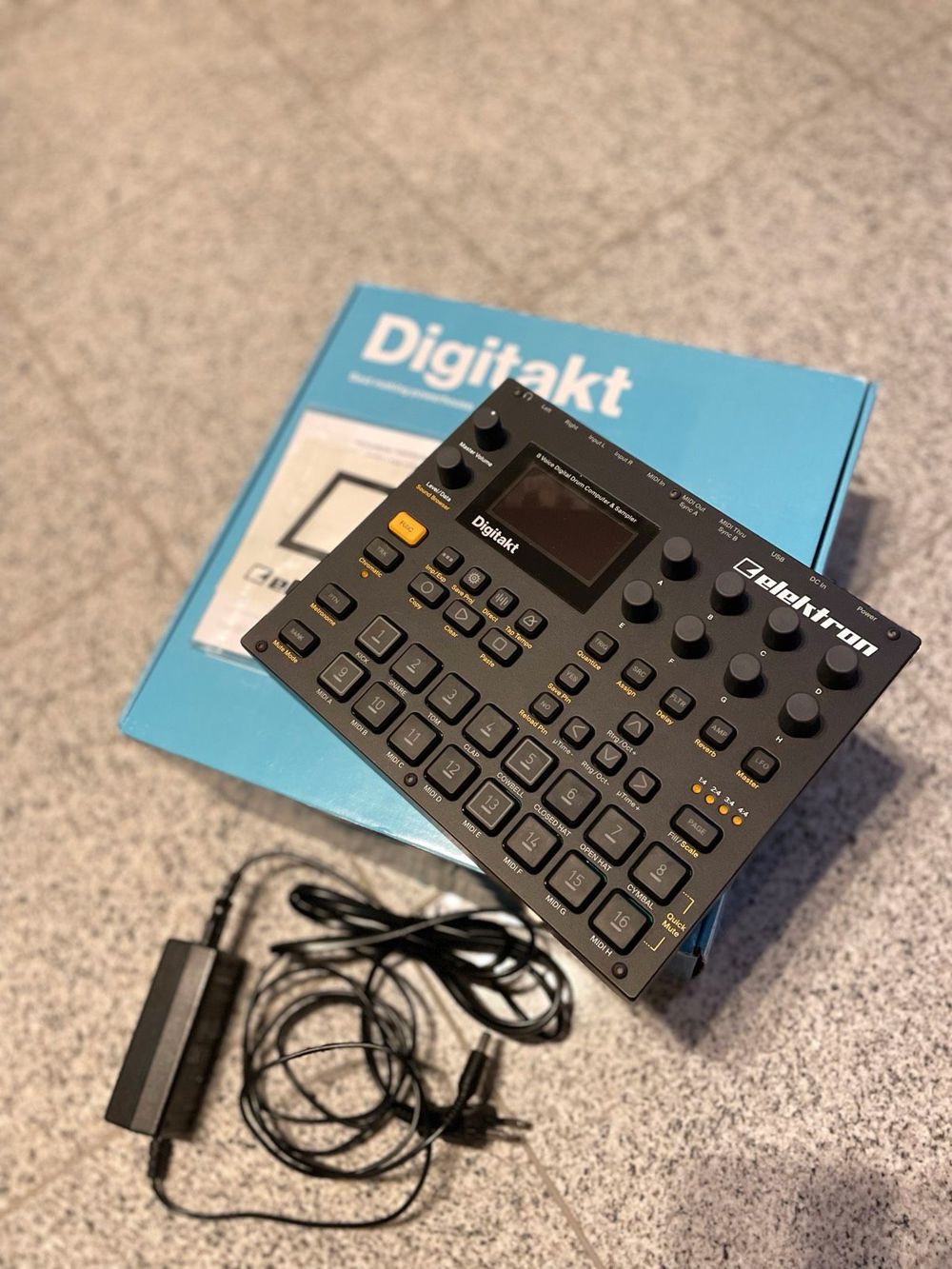 Elektron Digitakt Groovebox Digital Sampler Synthesizer