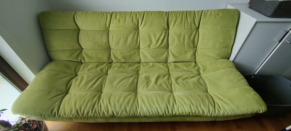 Stylische Couch (Ausziehbar)