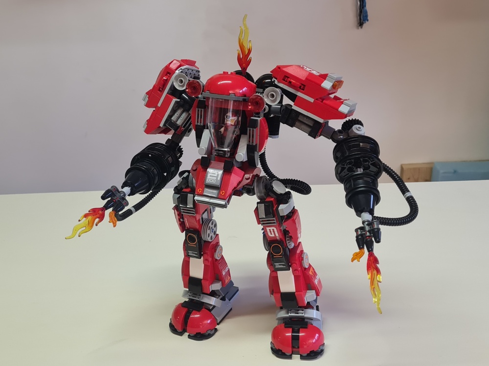 LEGO NINJAGO: Kai's Feuer-Mech (70615)