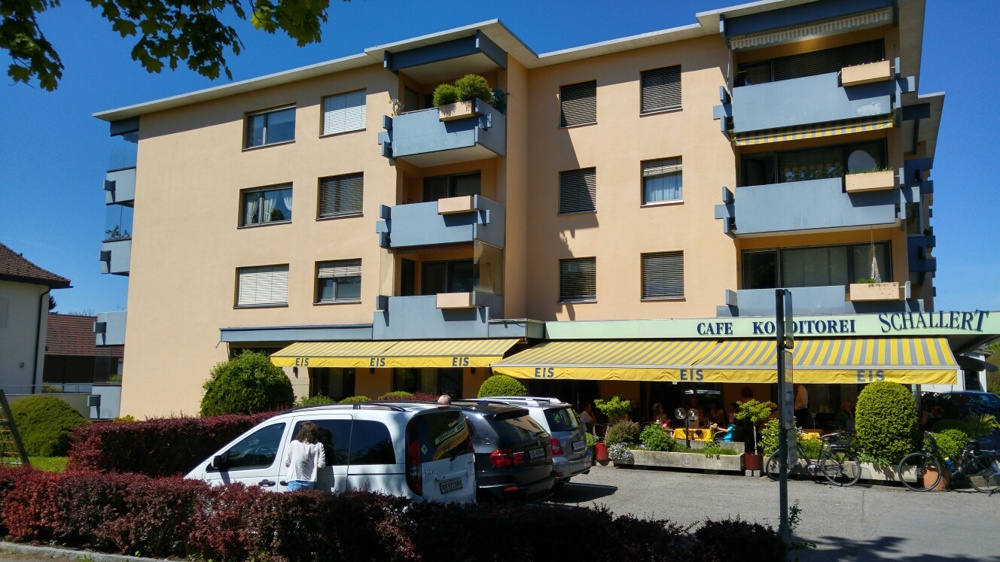 Attraktive 2,5-Zimmer-Wohnung mit Balkon, EBK und KFZ Stellplatz in Höchst