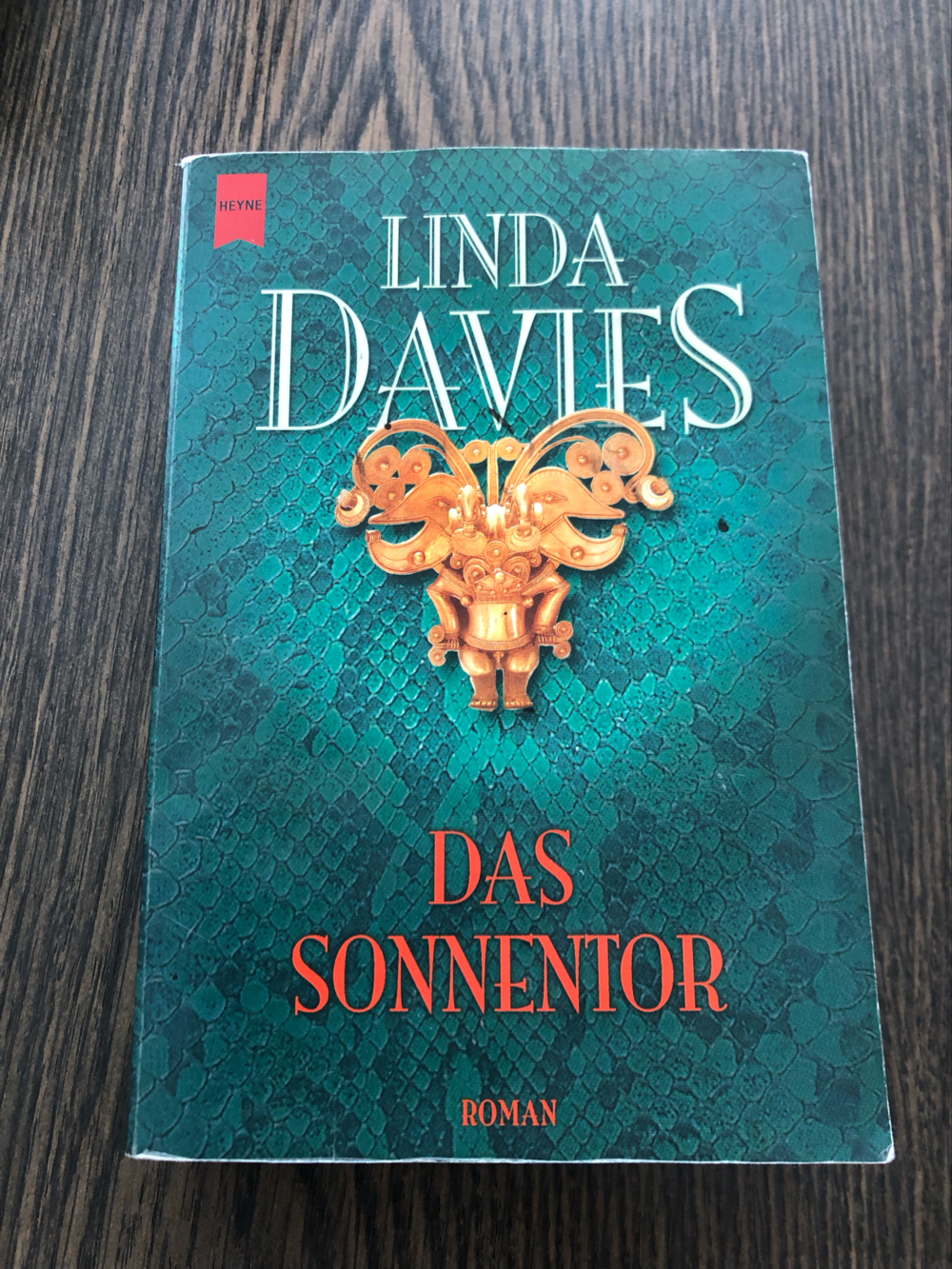Das Sonnentor, Linda Davies