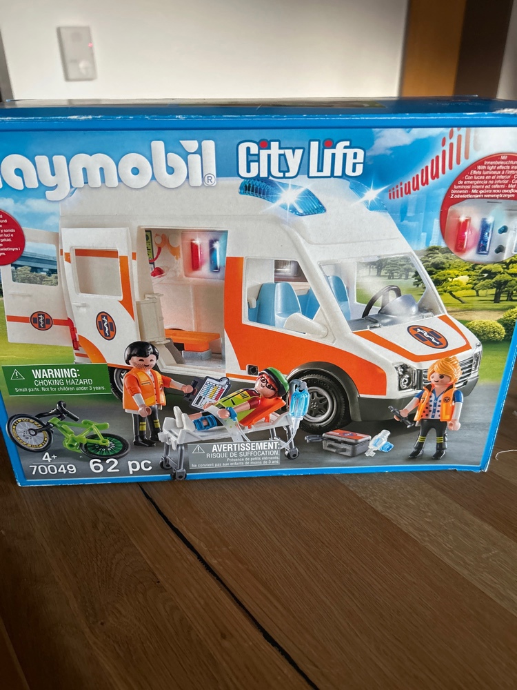 PLAYMOBIL City Life Rettungswagen